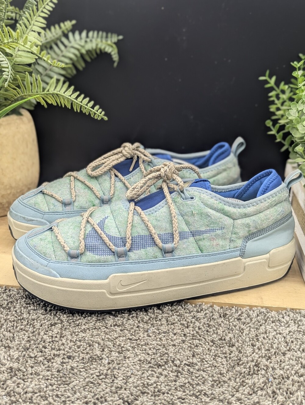 Nike Offline PackOcean Cube and Sanddrift Mens Size 12 Casual Walking Shoes